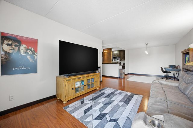 1110 3rd Avenue N 401W, Fargo, ND 58102