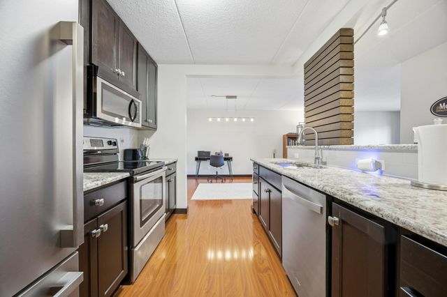 1110 3rd Avenue N 401W, Fargo, ND 58102