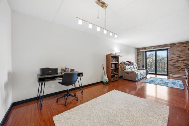 1110 3rd Avenue N 401W, Fargo, ND 58102