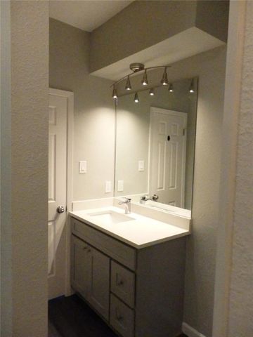 715 W 22 1/2 ST 304, Austin, TX 78705