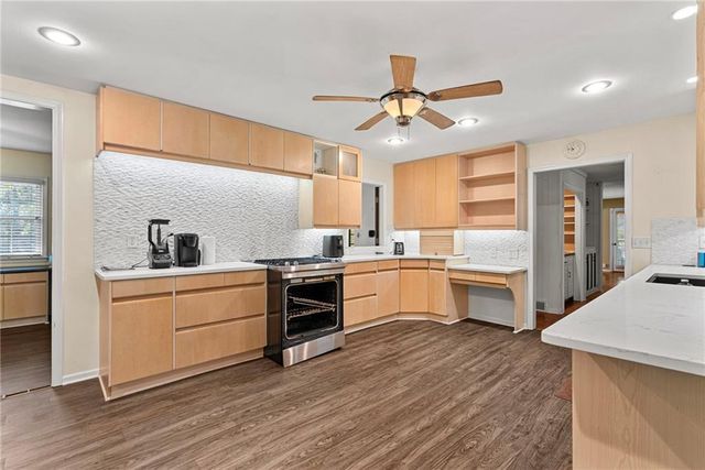901 S Diane Drive, Olathe, KS 66061