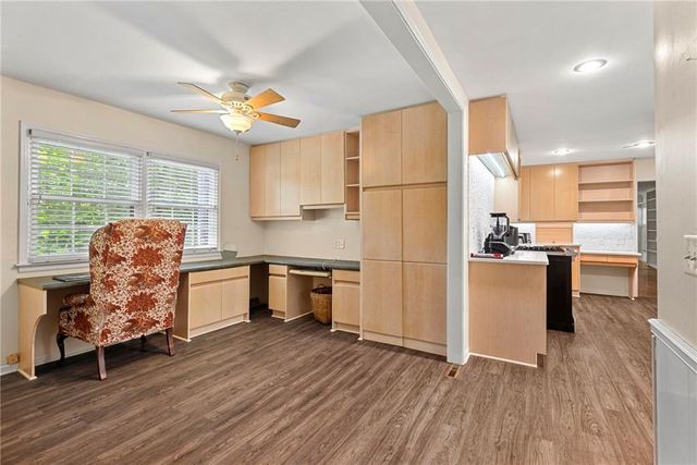 901 S Diane Drive, Olathe, KS 66061