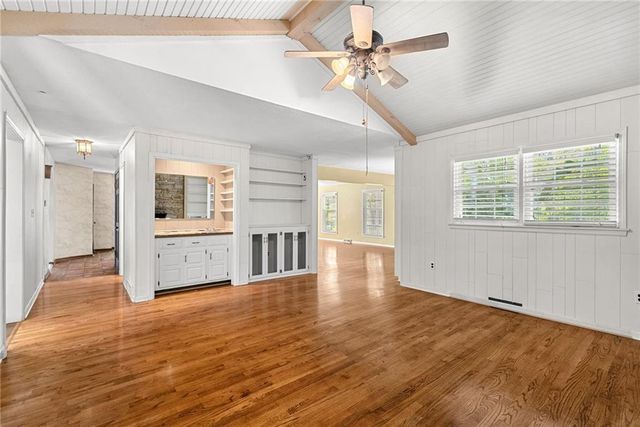 901 S Diane Drive, Olathe, KS 66061