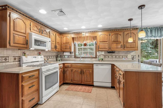 167 Trout Brook Rd, Dracut, MA 01826