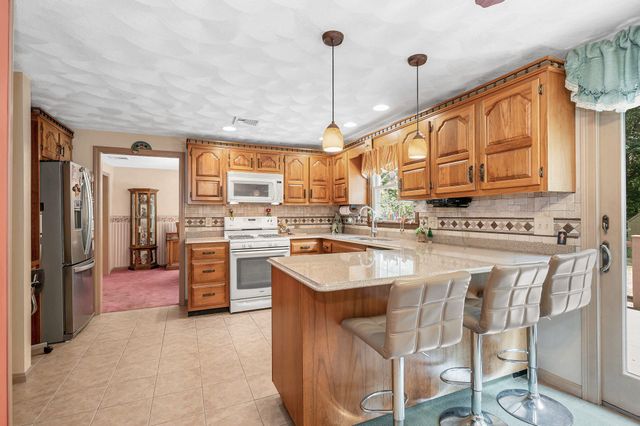 167 Trout Brook Rd, Dracut, MA 01826