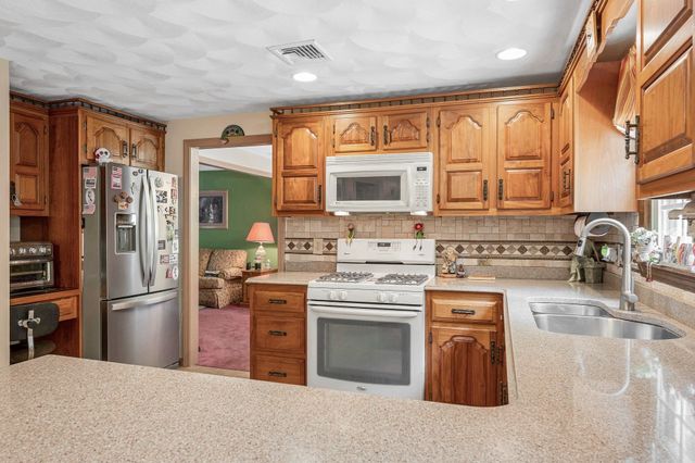 167 Trout Brook Rd, Dracut, MA 01826