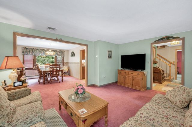 167 Trout Brook Rd, Dracut, MA 01826