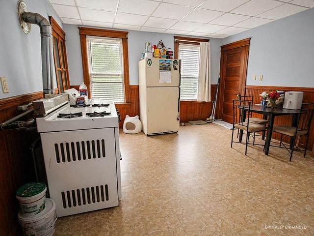 21 Sterling Street, Worcester, MA 01610