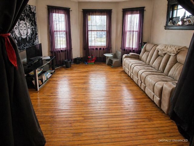 21 Sterling Street, Worcester, MA 01610