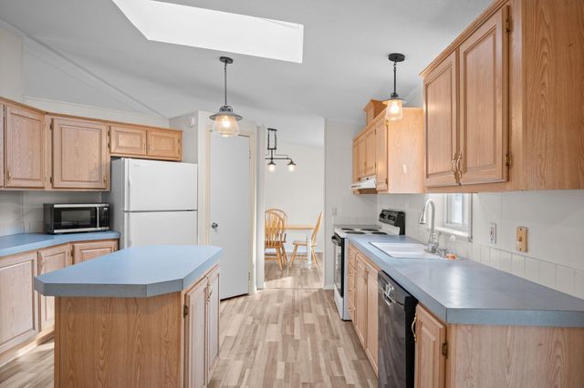 30907 N Hardesty Rd, Chattaroy, WA 99003