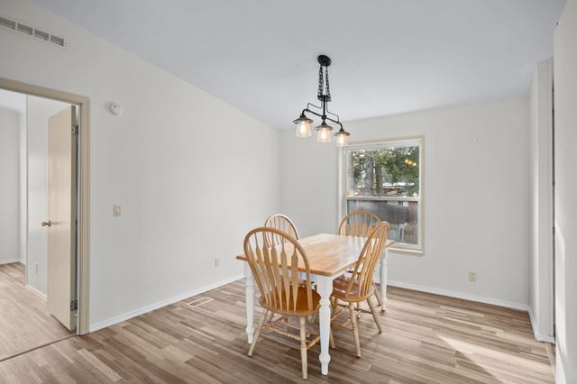 30907 N Hardesty Rd, Chattaroy, WA 99003