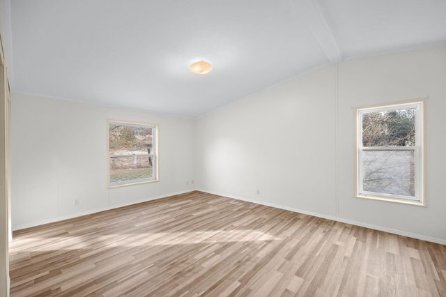 30907 N Hardesty Rd, Chattaroy, WA 99003