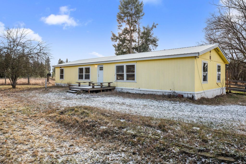 30907 N Hardesty Rd, Chattaroy, WA 99003