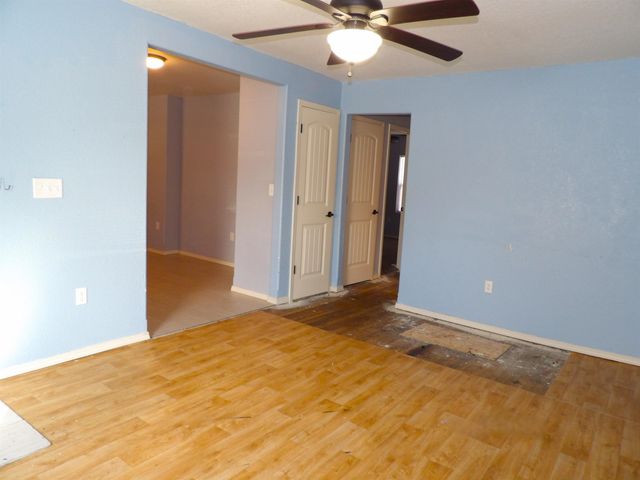 1910 S Greenwood Ave.,, Wichita, KS 67211