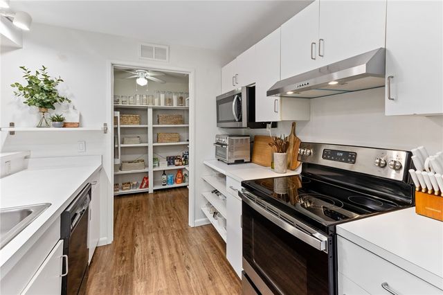 494 Woonasquatucket Avenue 416, North Providence, RI 02911