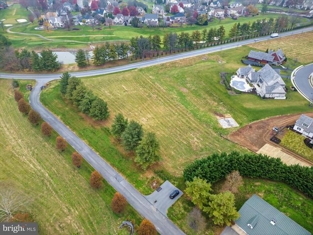 48 MEADOWBREEZE, Lititz, PA 17543