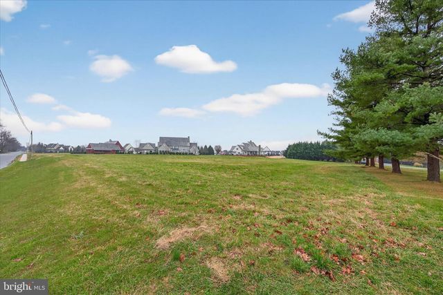 48 MEADOWBREEZE, Lititz, PA 17543