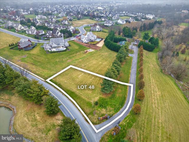 48 MEADOWBREEZE, Lititz, PA 17543