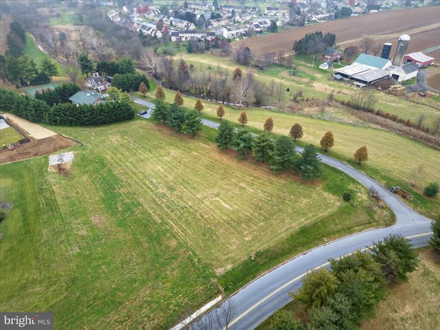 48 MEADOWBREEZE, Lititz, PA 17543