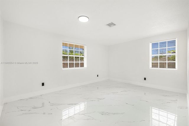10520 SW 160th St, Miami, FL 33157