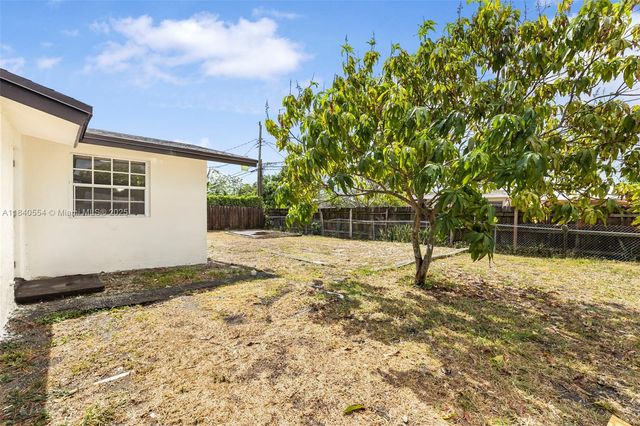 10520 SW 160th St, Miami, FL 33157