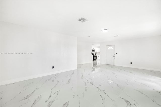 10520 SW 160th St, Miami, FL 33157