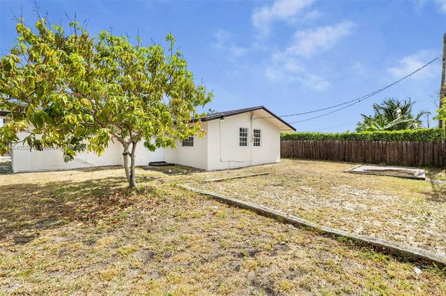 10520 SW 160th St, Miami, FL 33157