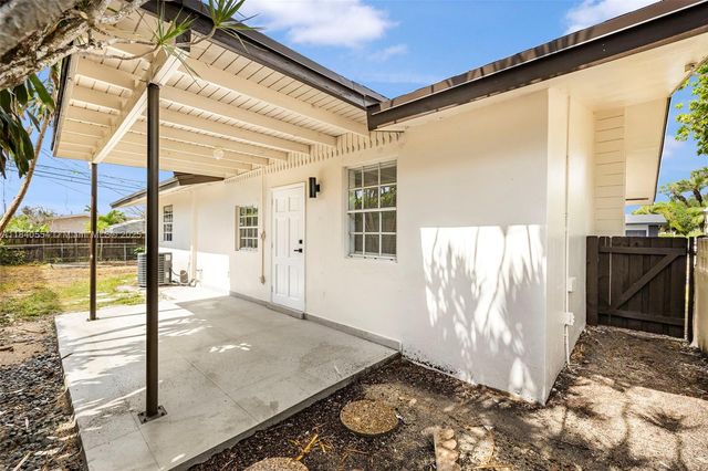 10520 SW 160th St, Miami, FL 33157