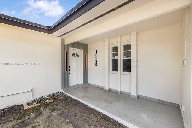10520 SW 160th St, Miami, FL 33157