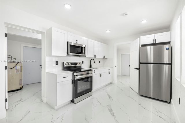 10520 SW 160th St, Miami, FL 33157