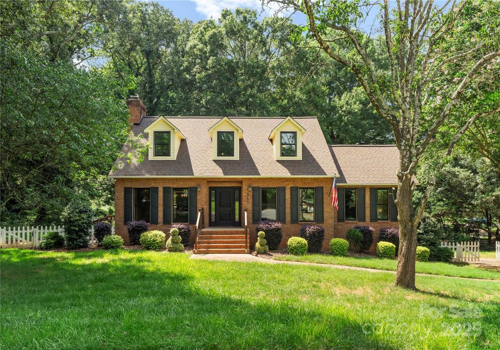 341 N Mulberry Street, Statesville, NC 28677