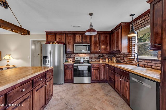 615 N Haven Drive, Biloxi, MS 39532