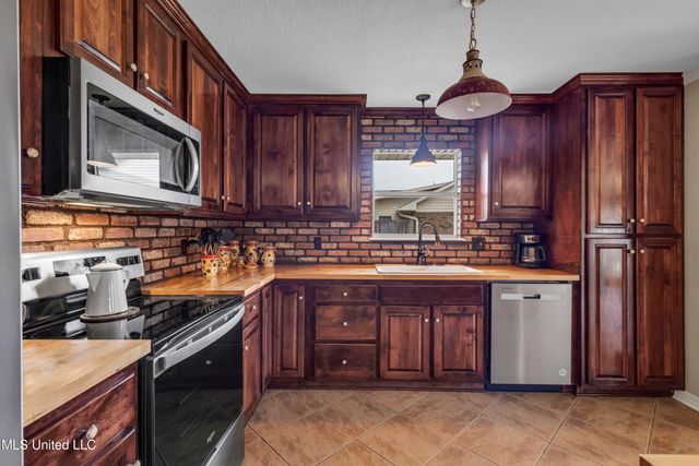 615 N Haven Drive, Biloxi, MS 39532