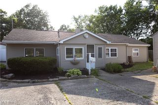 138 N Canfield Niles Road, Youngstown, OH 44515