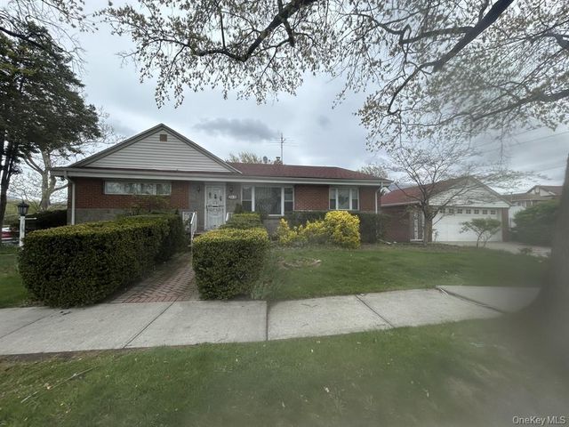 168-04 Grand Central Parkway, New York City, NY 11432