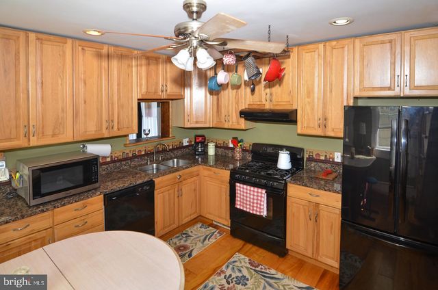 122 E BURLINGTON ST, Bordentown, NJ 08505