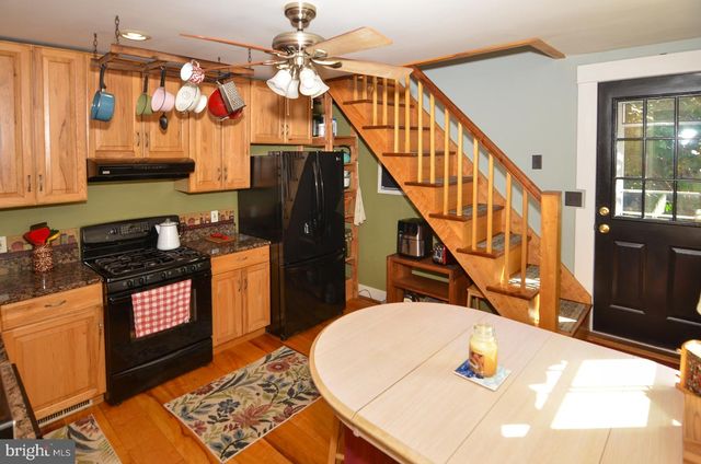 122 E BURLINGTON ST, Bordentown, NJ 08505