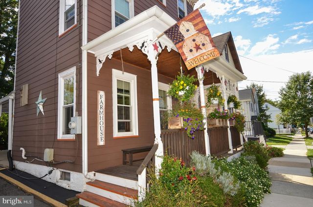 122 E BURLINGTON ST, Bordentown, NJ 08505