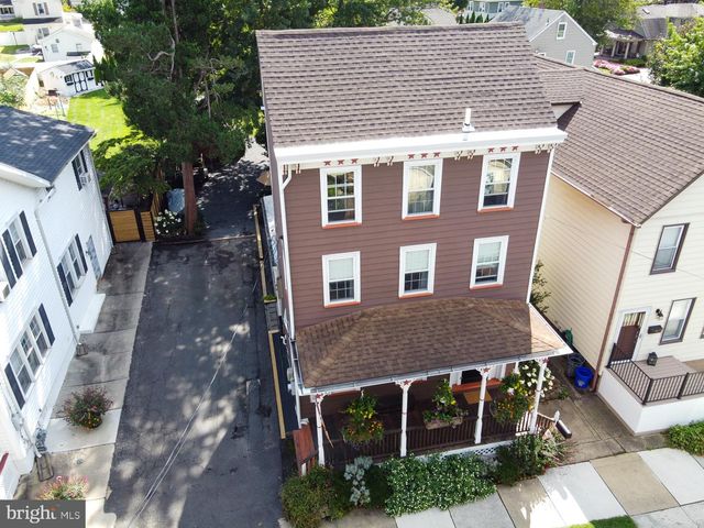 122 E BURLINGTON ST, Bordentown, NJ 08505