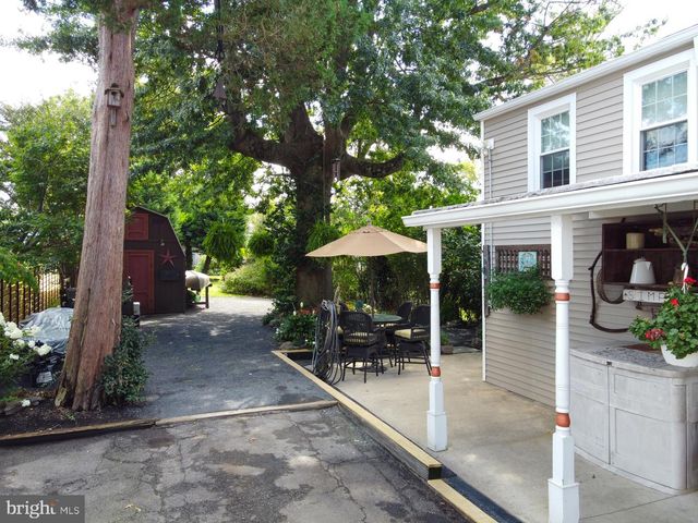 122 E BURLINGTON ST, Bordentown, NJ 08505