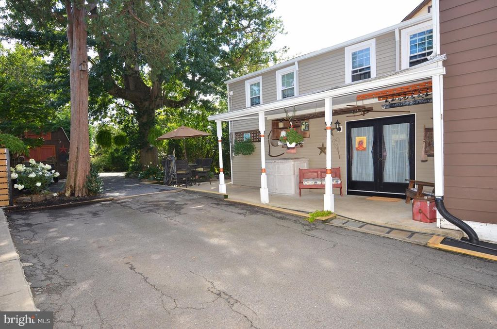 122 E BURLINGTON ST, BORDENTOWN, NJ 08505 — photo 5