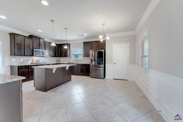 606 Shoshone Circle, Kathleen, GA 31047
