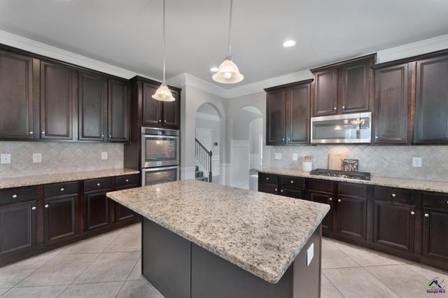 606 Shoshone Circle, Kathleen, GA 31047
