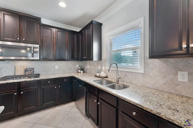 606 Shoshone Circle, Kathleen, GA 31047