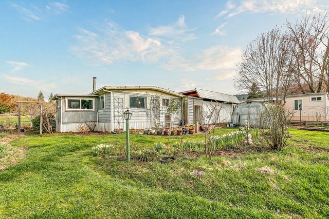 6901 Old Stage Road UNIT 24, Central Point, OR 97502