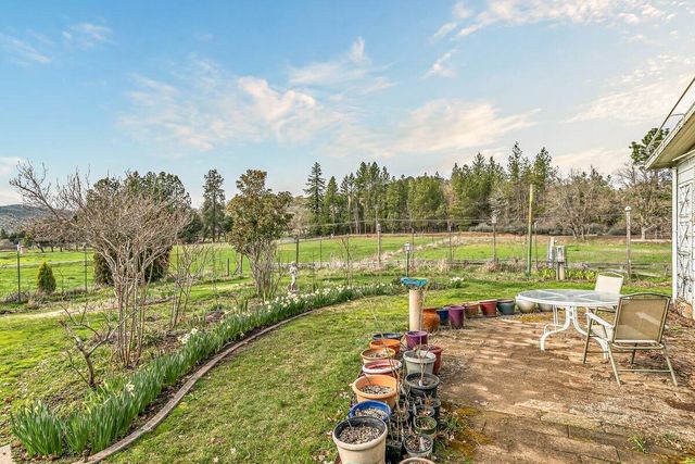 6901 Old Stage Road UNIT 24, Central Point, OR 97502