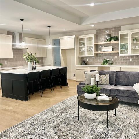 7836 Trailside Court, West Bloomfield, MI 48323