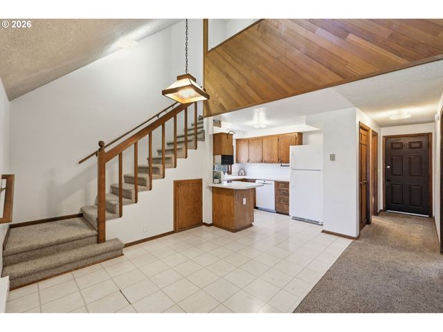 4411 DILLARD Rd, Eugene, OR 97405