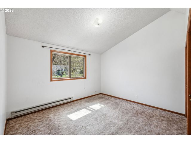 4411 DILLARD Rd, Eugene, OR 97405