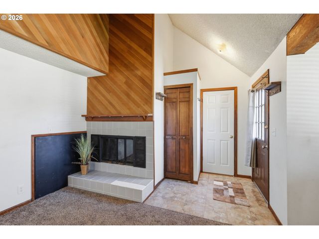 4411 DILLARD Rd, Eugene, OR 97405